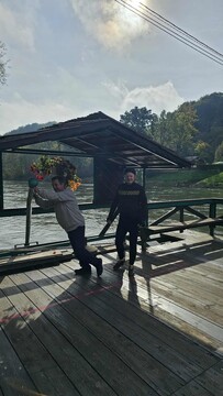 Župan na brodu na Muri